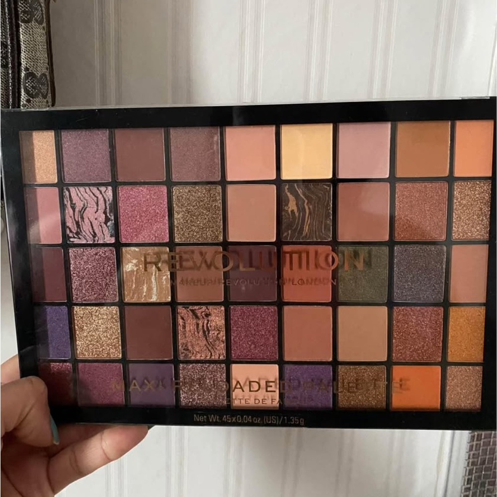 Jumbo Makeup Revolution Palette